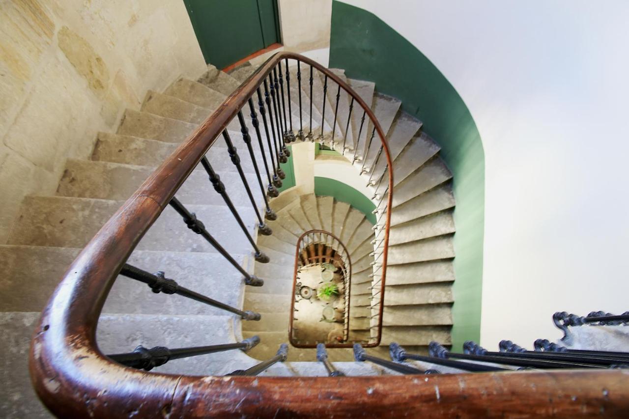 Un Court Séjour, 300m des Arènes, rue calme&wifi Nimes Exterior foto